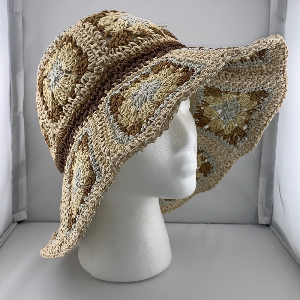 Steve Madden Paper Yarn Floral Crochet Granny Square Bucket Hat OS NWOT